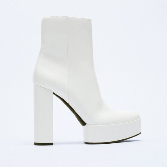 NWT White Wide Heeled Platform Sole Ankle Boots, 8 - Picture 1 of 5
